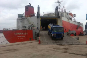 foto - pengiriman kendaraan antar pulau - 1 foto - pengiriman kendaraan antar pulau - 1