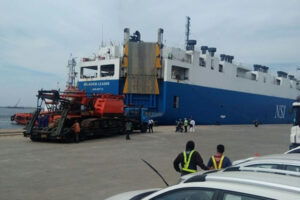 foto - pengiriman kendaraan antar pulau - 2 foto - pengiriman kendaraan antar pulau - 2